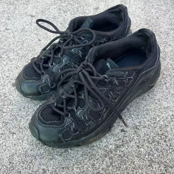 Puma CELL 블랙스니커즈 23cm