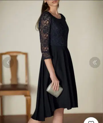 UNIVERVALMUSE 유니버셜 뮤즈 드레스