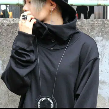 버튼 달린 하이넥 저리 후드티 FUNKY FRUIT 블랙 모드