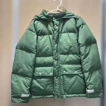 그린 컬러 다운 자켓 후드 부착