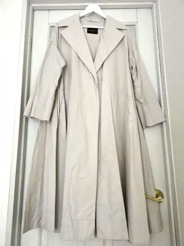 STRAWBERRY-FIELDS 라이트 베이지 롱 코트