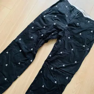 스컬 자수 블랙 M 치노 팬츠