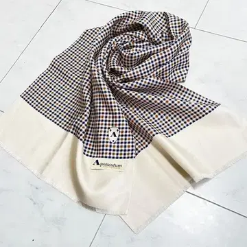 미사용 새상품 아쿠아 스큐텀 실크 머플러 체크 무늬 베이지, 네이비 남녀