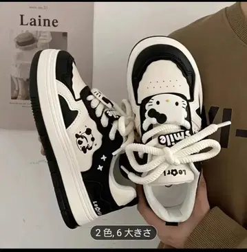 키티와 팬더 모티브 스니커즈 블랙 24cm