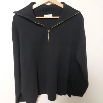 BARNYARDSTORM 블랙 니트