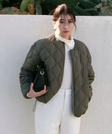 [ TAION x UNFILO ] 퀼팅 다운 숏 기장 블루종