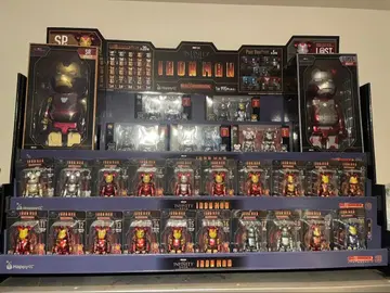 배송비 포함 베어브릭 아이언맨 컴플리트 27종 세트 선반 포함