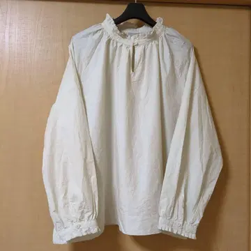 츠하루 바이 사만사 모스모스 턱 프릴 블라우스