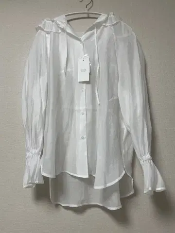 [택 포함 새상품] LOWRYS FARM 프릴 후드 셔츠