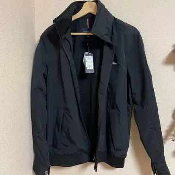 미사용*TOMMY HLFIGER 블랙 점퍼