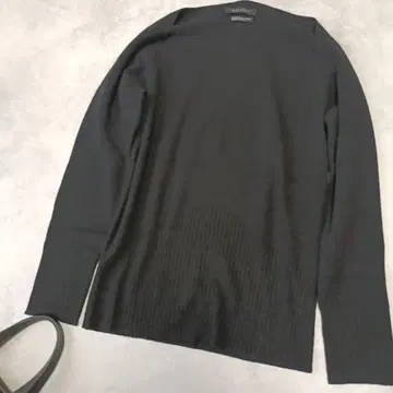 새상품급 보르지 스퀘어넥 밑단 리브 디자인 울 니트 얇은 소재 블랙