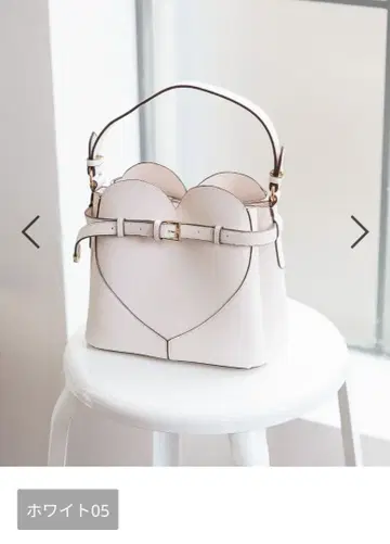 새상품급 mysty woman 하트 모티브 벨트 백