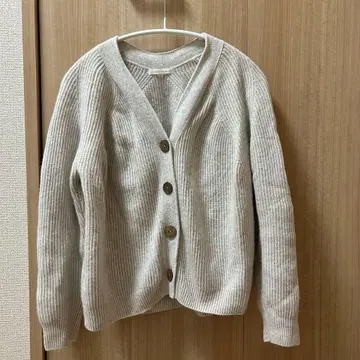 아마카 새상품급 V넥 하찌편직 울 니트 가디건 숏 기장 와이드