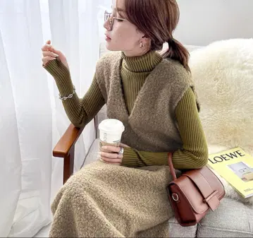 클래식 엘프 페이크 울 V넥 원피스