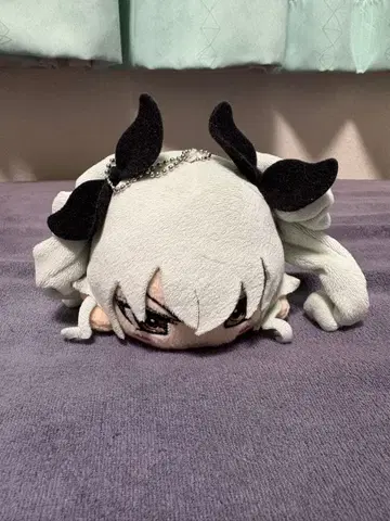 걸즈 앤 판처 누워있는 봉제 인형 안초비