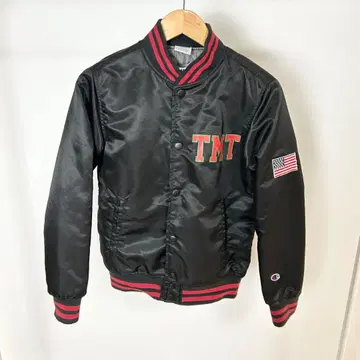 챔피온 x TMT BIG HOLIDAY 충전솜 바시티 자켓 로고