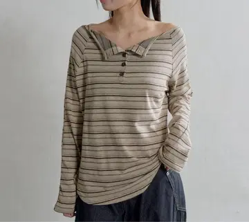 UNE MANSION 오프숄더 버튼 스트라이프 루즈핏 티셔츠