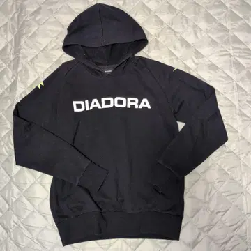 DIADORA 후드 부착 후드티 블랙