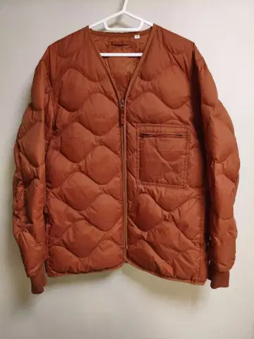 새상품급 유니클로 리사이클 다운 자켓 M 사이즈