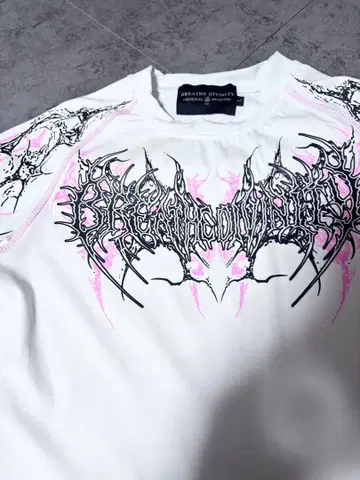 BREATHE DIVINITY 그래픽 셔츠 L