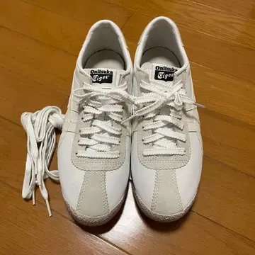 오니츠카타이거 스니커즈 24.0