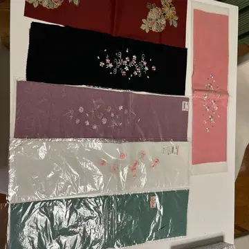 자수 장식용 깃 8점, 오샤레 타비 2점, 기모노 수납 백 1점