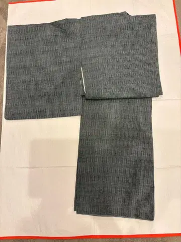 츠무기 기모노 그레이와 블랙 스트라이프 시크!