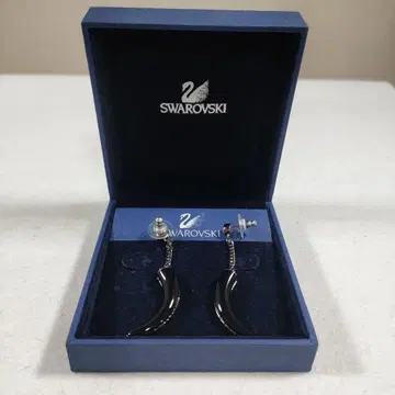 컨디션 최상 스와로브스키 Swarovski 귀걸이
