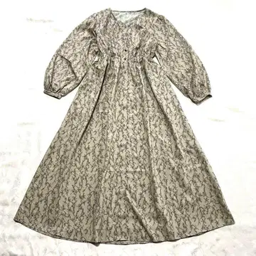 미사용 택 포함 슈카 프리 티셔츠 긴팔 롱 원피스 꽃무늬 베이지