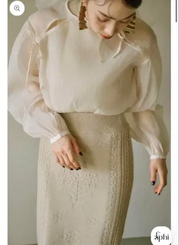 Eaphi 슬릿 리본 시어 블라우스 아이보리