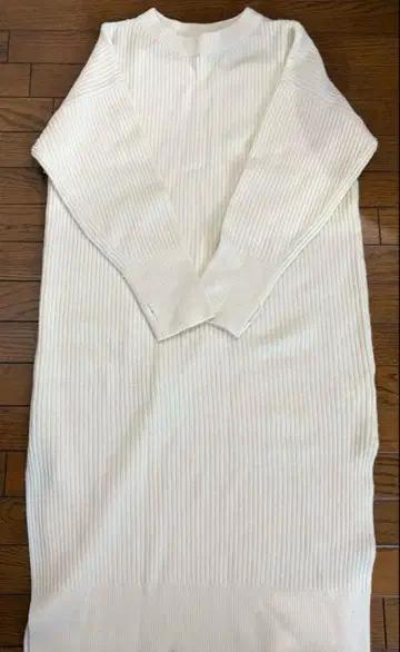 투모로우랜드 맥피 리브 울 혼방 라운드넥 롱 원피스