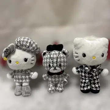 새상품 헬로키티 흑백 걸리시 쌍둥이 코디 봉제 인형 키링