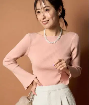 [ 택 포함 새상품 ] [ 완판템 ] 플레어 라인 리브 니트 핑크 베이지