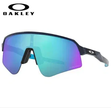 3일 연휴 마지막 날 한정판 거의 미사용 OAKLEY 수트로 라이트 스윕
