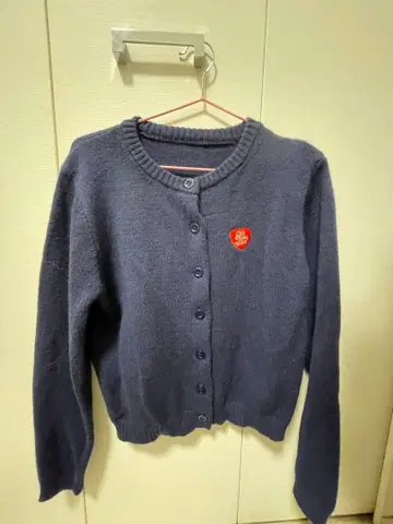 네이비 버튼 가디건 하트 로고