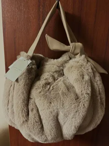 새상품 캐슈캐슈 리본 퍼 백