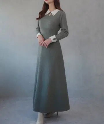 바이컬러 세미 플레어 니트 원피스