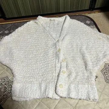 젤라피케 핑크 화이트 가디건