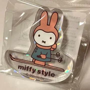 미피 스타일 눈 오는 날 아크릴 스탠드 크리스마스 스키 홀로그램