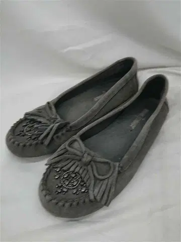 미네통카 Minnetonka 비즈 모카신 그레이 계열 여성용