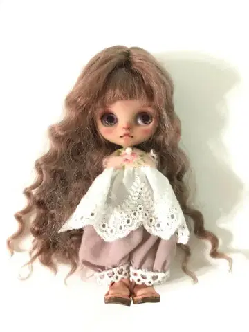 토끼 귀 달린 미니 브라이스 인형 작가님