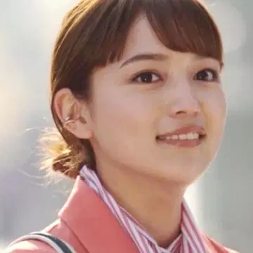 jouete (쥬에테) 이어커프 카와구치 하루나 착용