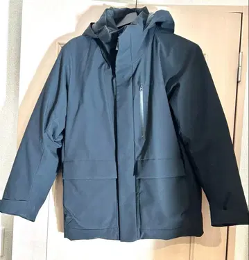 새상품급 유니클로 하이브리드 다운 파카 네이비/블랙