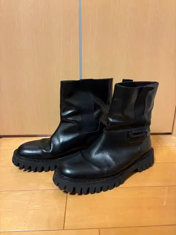 존 갈리아노 부츠