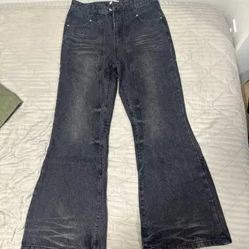 모드 스페이스 블랙 부츠컷 데님