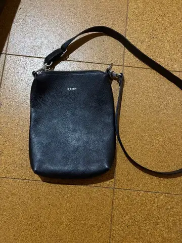 kaiko 블랙 가죽 숄더백