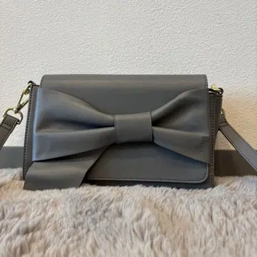 NURUA 리본 숄더백 그레이 인조 가죽