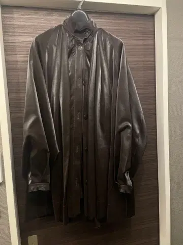 다크 브라운 가죽 자켓