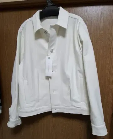 플랑드르 화이트 버튼 자켓