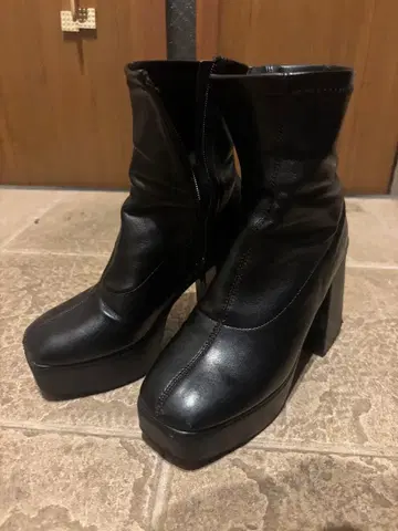 통굽 부츠 블랙